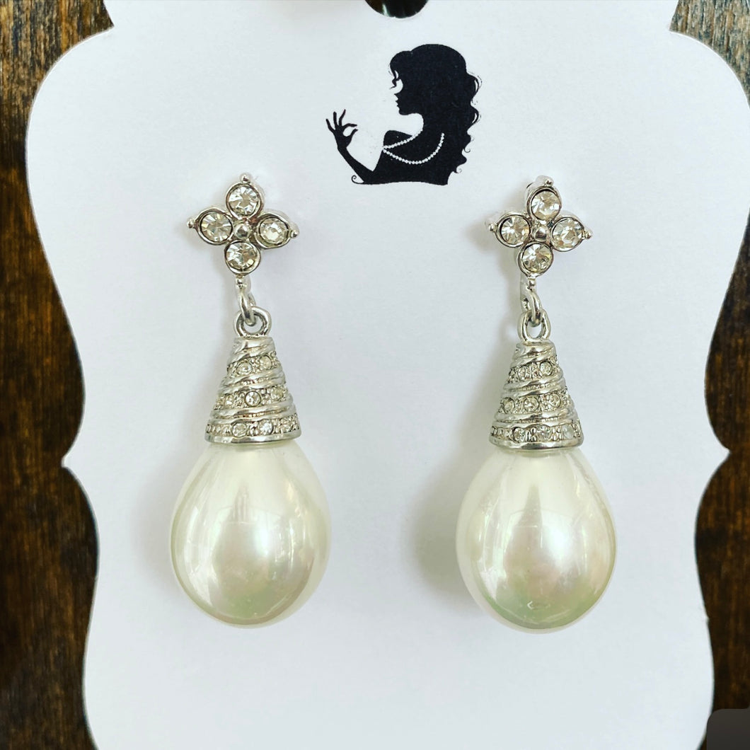 Shell pearl earrings