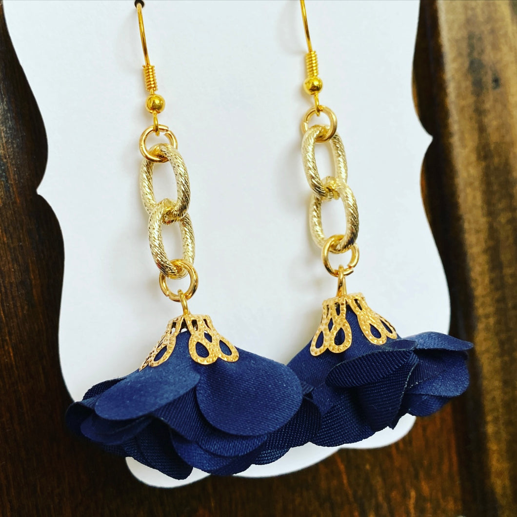 Navy floral drop earring with soft gold chain accent